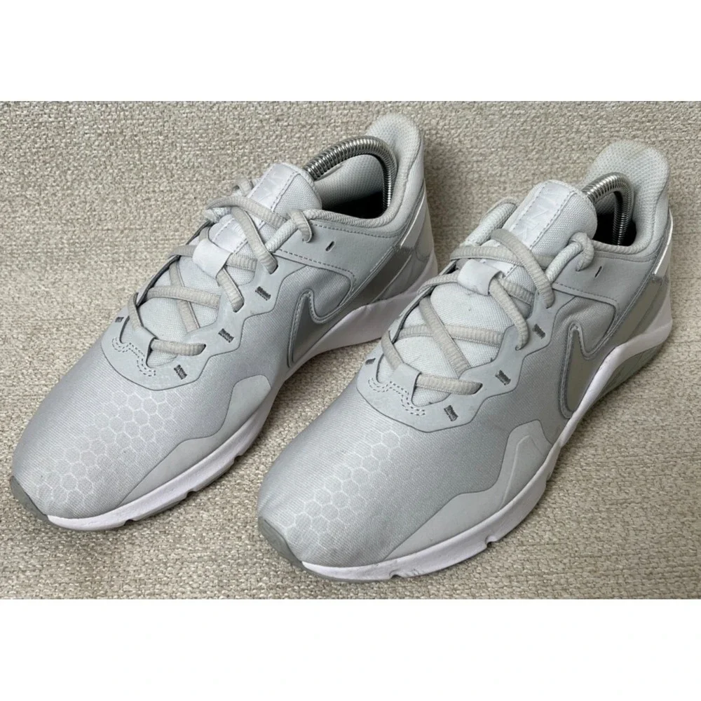 Nike Shoes Women 10 Legend Essentials Running White Sneakers Lightweight Trainer